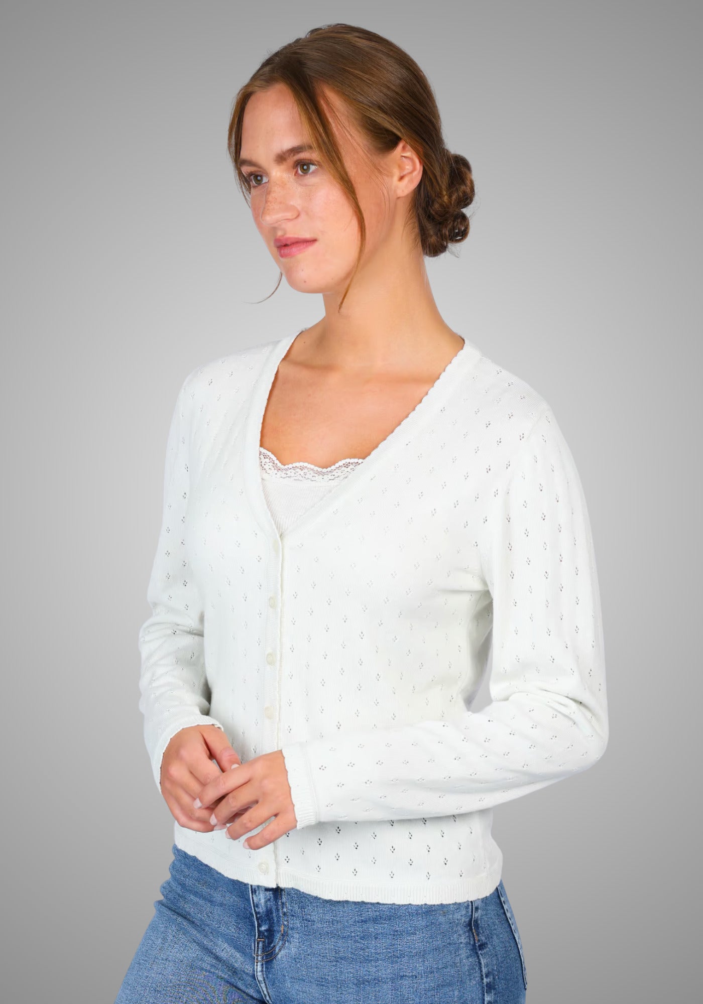 Weiche Strickjacke aus 50% Baumwolle und 50% Modal, Teil der Zero-Waste-Kollektion, verziert mit aufwendigen Ajourstrick-Kanten.
