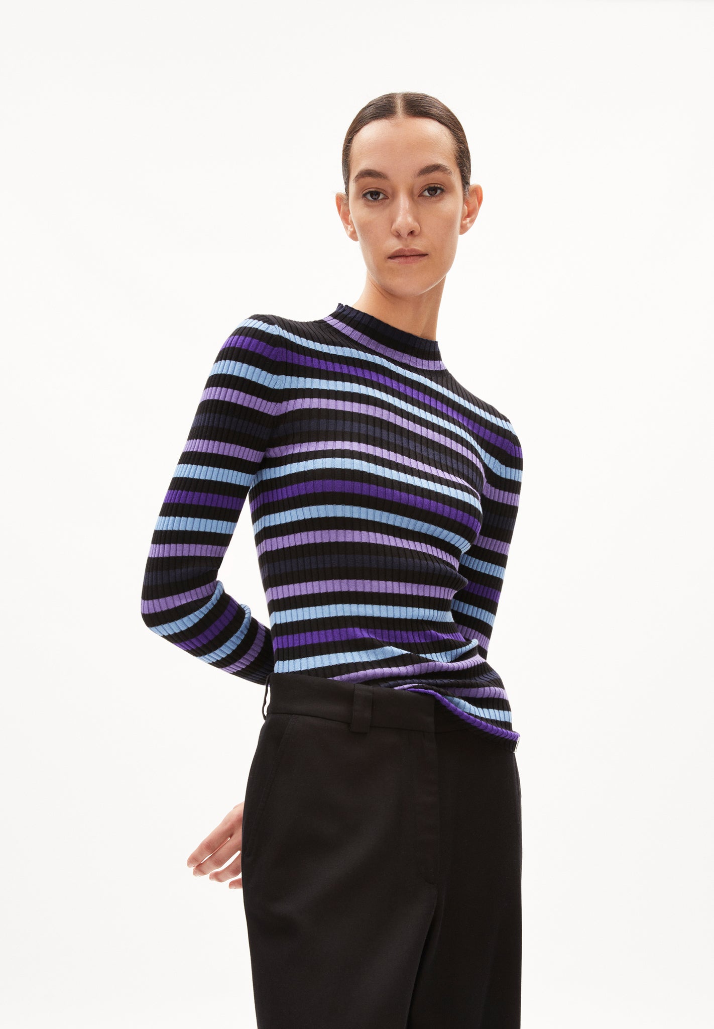 Pullover Alaania Multicolor/ Slim Fit/ Black-indigo-lilac