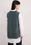 Fair produzierte Coupling Vest in Grau aus weichem Merino-Mix. Mit Rundhalsausschnitt und seitlichem Schlitz, ideal für lässige Layering-Looks.