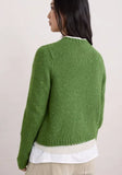 Klassische Strickjacke mit hohem Rundhalsausschnitt und Knopfverschluss, aus weichem Merino-Mix, ideal für kühle Tage.