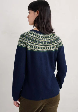 Gemütlicher Pullover mit Fair Isle Muster in Cornish Farben, leicht kombinierbar und ideal für kalte Tage.