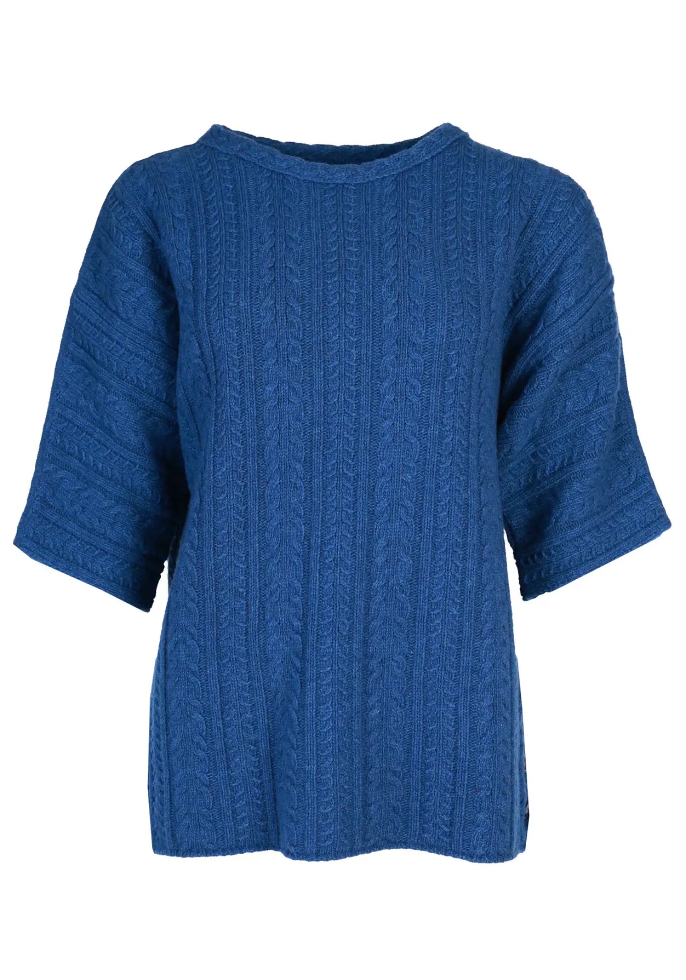 Mitzi Pullover in Blau mit lockerer Passform und Cable-Strick-Muster. Perfekt für einen gemütlichen und dennoch eleganten Look.