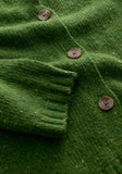 Enganliegender Damen-Cardigan in der Farbe Grassland, gefertigt aus langlebigem Merino-Mix mit Ton-in-Ton Melange.